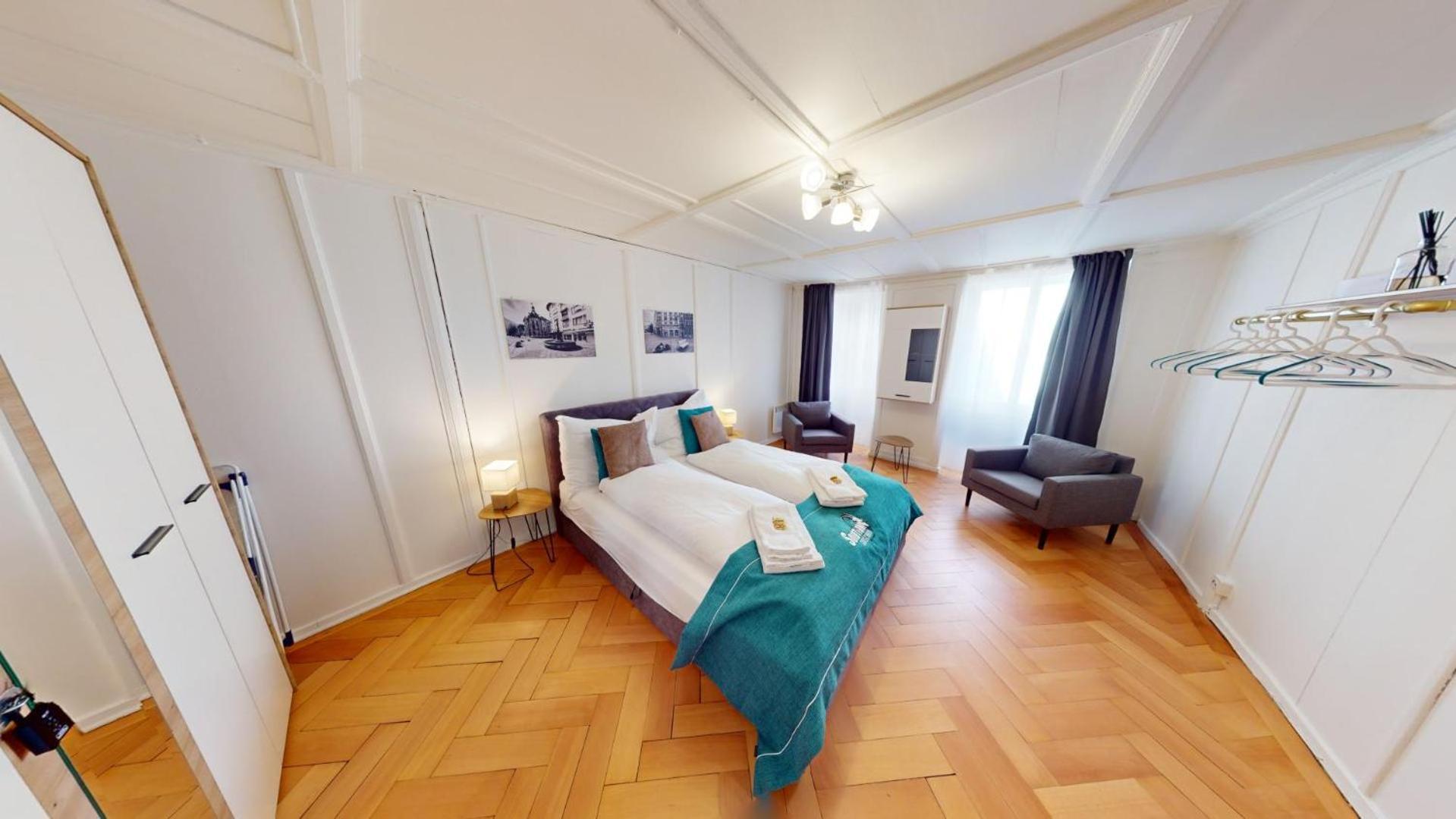 Zentrale 2,5 Altstadtwohnung - Boxspringbett - Smart Tv Chur Bagian luar foto