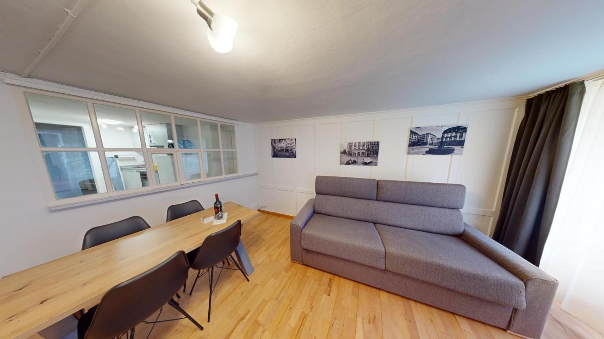 Zentrale 2,5 Altstadtwohnung - Boxspringbett - Smart Tv Chur Bagian luar foto